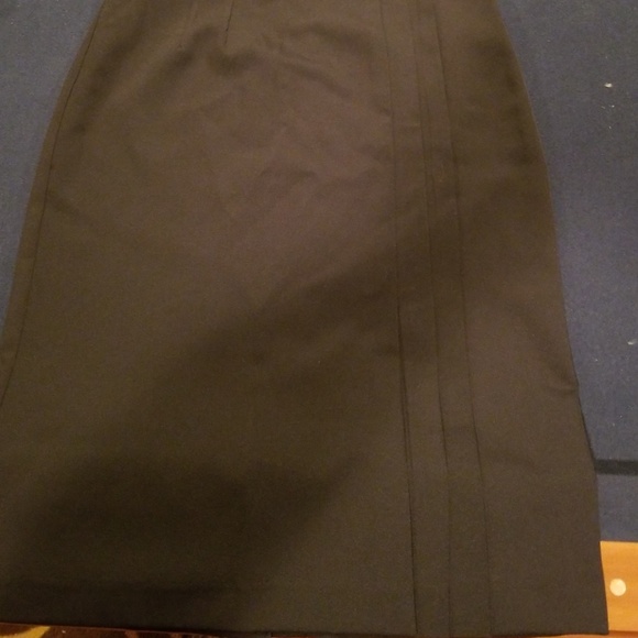 NWT Beautiful skirt suit - Picture 2 of 5